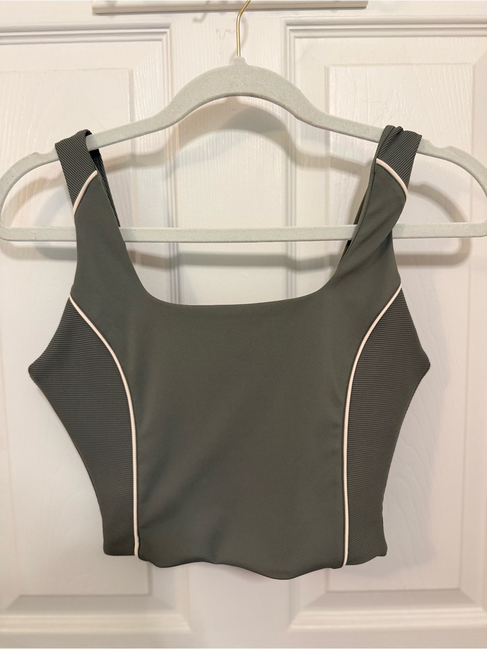 Travis Mathew Olive Green Workout Crop Tank, NWT